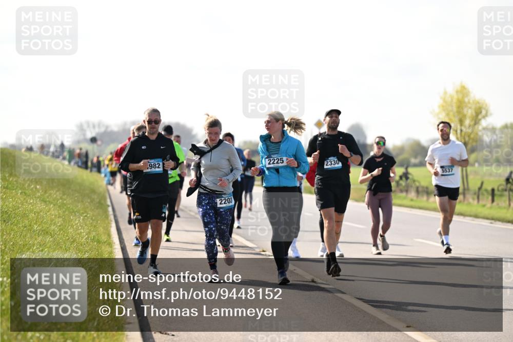 12.04.2026 - 45. Internationalen Wilhelmsburger Insellauf Dr. Thomas Lammeyer http://msf.ph/oto/9448152 12.04.2026 10:33:26 Laufen 982, 2203, 2225, 2330, 5537 meine-sportfotos.de