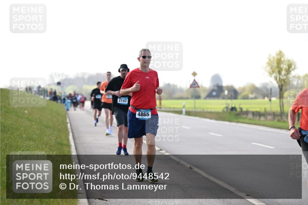 12.04.2026 - 45. Internationalen Wilhelmsburger Insellauf Dr. Thomas Lammeyer http://msf.ph/oto/9448542 12.04.2026 10:35:16 Laufen 2142, 2142, 4865 meine-sportfotos.de