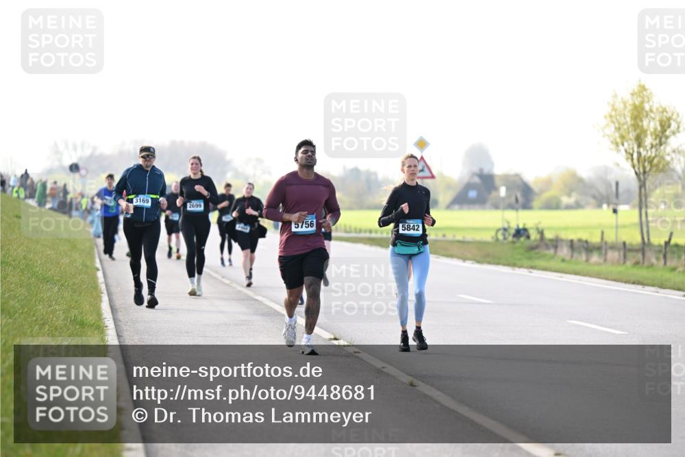 12.04.2026 - 45. Internationalen Wilhelmsburger Insellauf Dr. Thomas Lammeyer http://msf.ph/oto/9448681 12.04.2026 10:36:00 Laufen 3169, 2699, 5756, 5842 meine-sportfotos.de