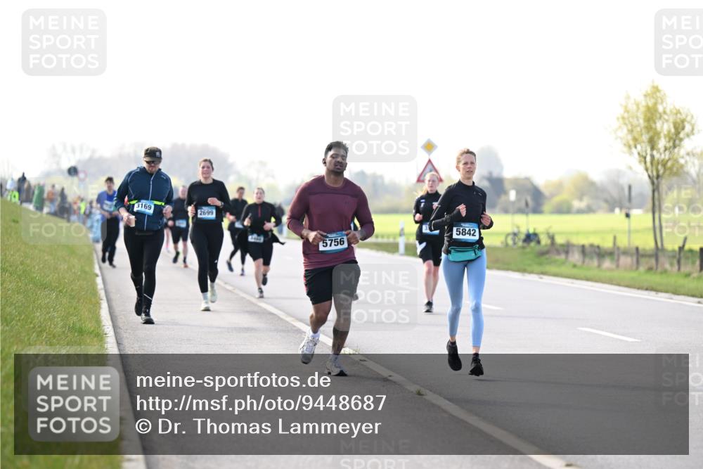 12.04.2026 - 45. Internationalen Wilhelmsburger Insellauf Dr. Thomas Lammeyer http://msf.ph/oto/9448687 12.04.2026 10:36:01 Laufen 3169, 2699, 5756, 5842 meine-sportfotos.de