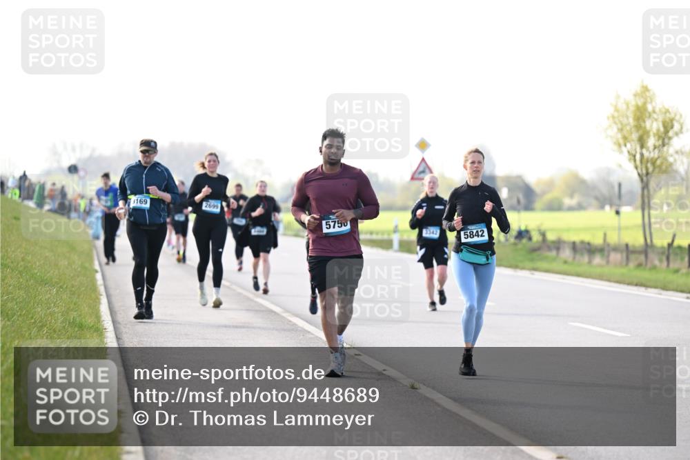12.04.2026 - 45. Internationalen Wilhelmsburger Insellauf Dr. Thomas Lammeyer http://msf.ph/oto/9448689 12.04.2026 10:36:01 Laufen 169, 2699, 5750, 3342, 5842 meine-sportfotos.de