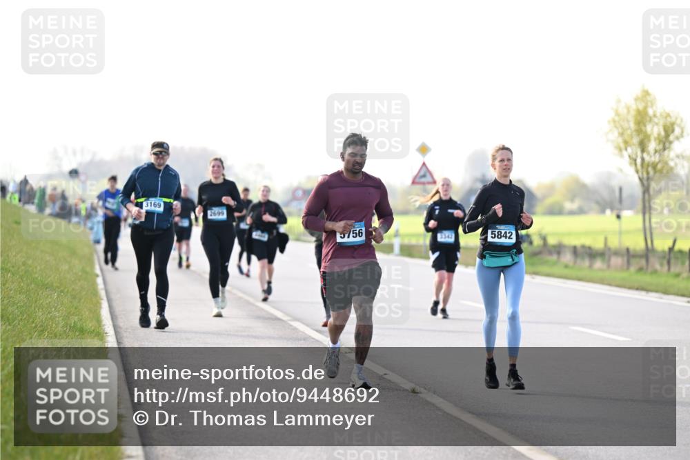 12.04.2026 - 45. Internationalen Wilhelmsburger Insellauf Dr. Thomas Lammeyer http://msf.ph/oto/9448692 12.04.2026 10:36:02 Laufen 3169, 2699, 5756, 3342, 5842 meine-sportfotos.de
