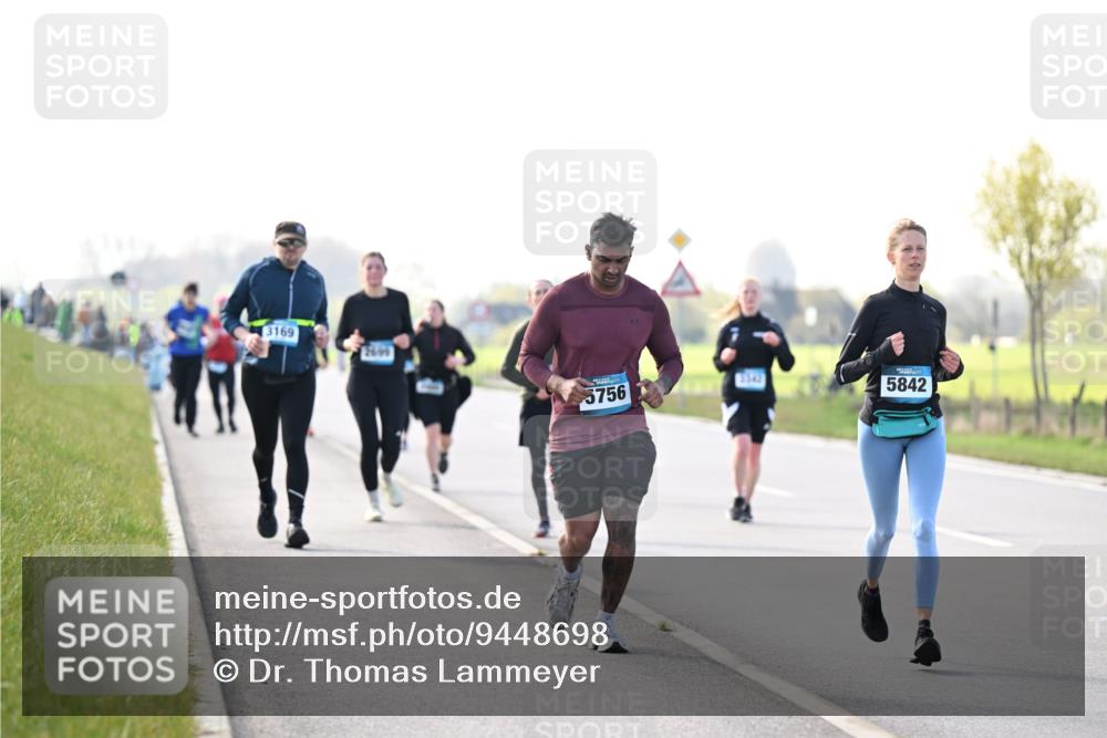 12.04.2026 - 45. Internationalen Wilhelmsburger Insellauf Dr. Thomas Lammeyer http://msf.ph/oto/9448698 12.04.2026 10:36:02 Laufen 3169, 2699, 5756, 3542, 5842 meine-sportfotos.de
