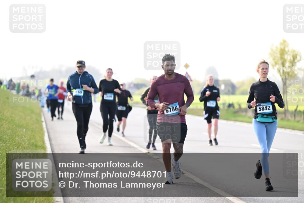 12.04.2026 - 45. Internationalen Wilhelmsburger Insellauf Dr. Thomas Lammeyer http://msf.ph/oto/9448701 12.04.2026 10:36:03 Laufen 169, 5756, 5842 meine-sportfotos.de