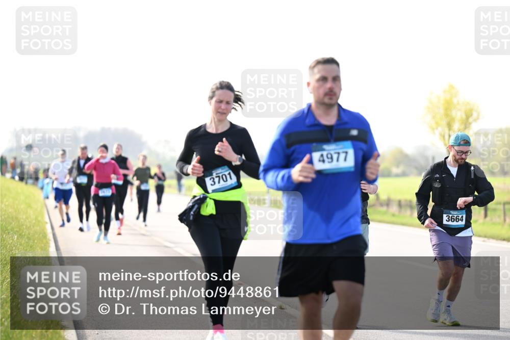 12.04.2026 - 45. Internationalen Wilhelmsburger Insellauf Dr. Thomas Lammeyer http://msf.ph/oto/9448861 12.04.2026 10:36:34 Laufen 3701, 4977, 3664 meine-sportfotos.de