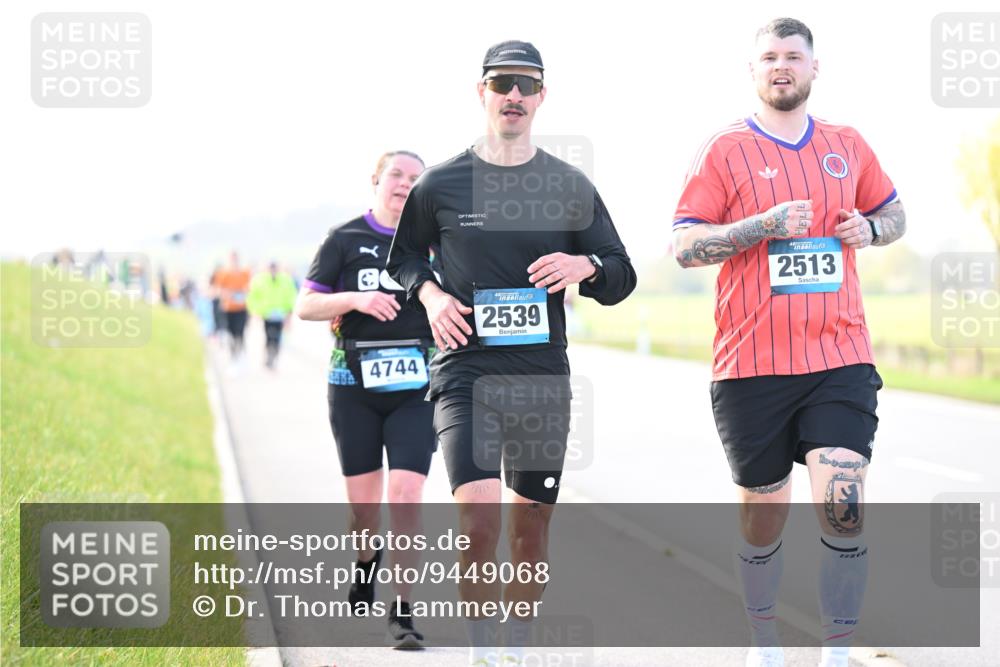 12.04.2026 - 45. Internationalen Wilhelmsburger Insellauf Dr. Thomas Lammeyer http://msf.ph/oto/9449068 12.04.2026 10:37:19 Laufen 4744, 2539, 2513 meine-sportfotos.de