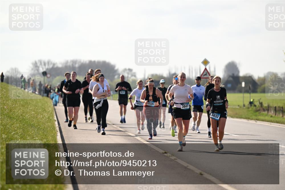 12.04.2026 - 45. Internationalen Wilhelmsburger Insellauf Dr. Thomas Lammeyer http://msf.ph/oto/9450213 12.04.2026 10:41:39 Laufen 3833, 2526, 3847, 2023, 3832 meine-sportfotos.de