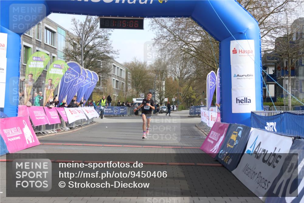 12.04.2026 - 45. Internationalen Wilhelmsburger Insellauf Strokosch-Dieckow http://msf.ph/oto/9450406 12.04.2026 10:05:05 Ziel 5293 meine-sportfotos.de