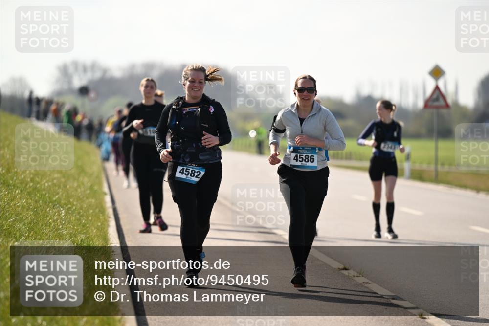 12.04.2026 - 45. Internationalen Wilhelmsburger Insellauf Dr. Thomas Lammeyer http://msf.ph/oto/9450495 12.04.2026 10:43:58 Laufen 4582, 4586 meine-sportfotos.de