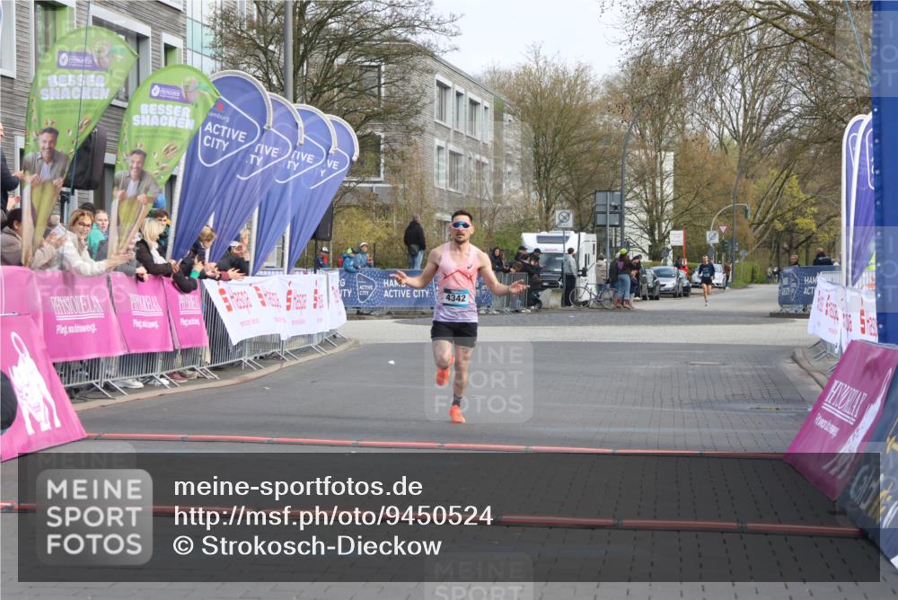 12.04.2026 - 45. Internationalen Wilhelmsburger Insellauf Strokosch-Dieckow http://msf.ph/oto/9450524 12.04.2026 10:05:43 Ziel 4342 meine-sportfotos.de