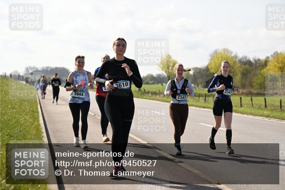 12.04.2026 - 45. Internationalen Wilhelmsburger Insellauf Dr. Thomas Lammeyer http://msf.ph/oto/9450527 12.04.2026 10:44:07 Laufen 3944, 33, 3610, 2342, 2343 meine-sportfotos.de
