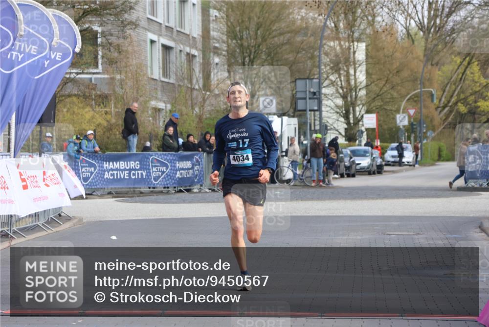 12.04.2026 - 45. Internationalen Wilhelmsburger Insellauf Strokosch-Dieckow http://msf.ph/oto/9450567 12.04.2026 10:05:55 Ziel 4034 meine-sportfotos.de