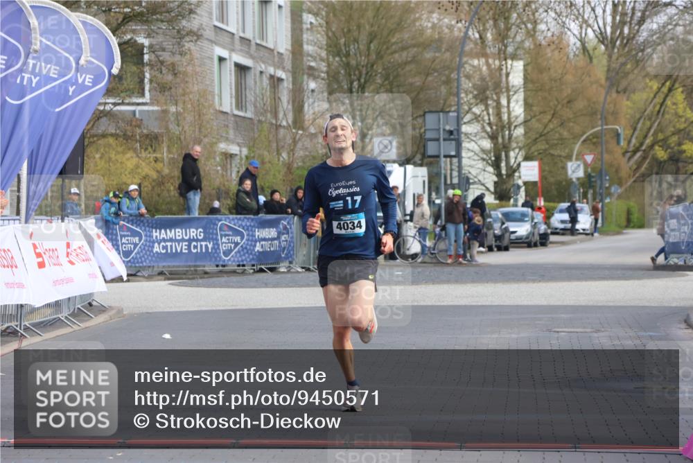 12.04.2026 - 45. Internationalen Wilhelmsburger Insellauf Strokosch-Dieckow http://msf.ph/oto/9450571 12.04.2026 10:05:56 Ziel 4034 meine-sportfotos.de