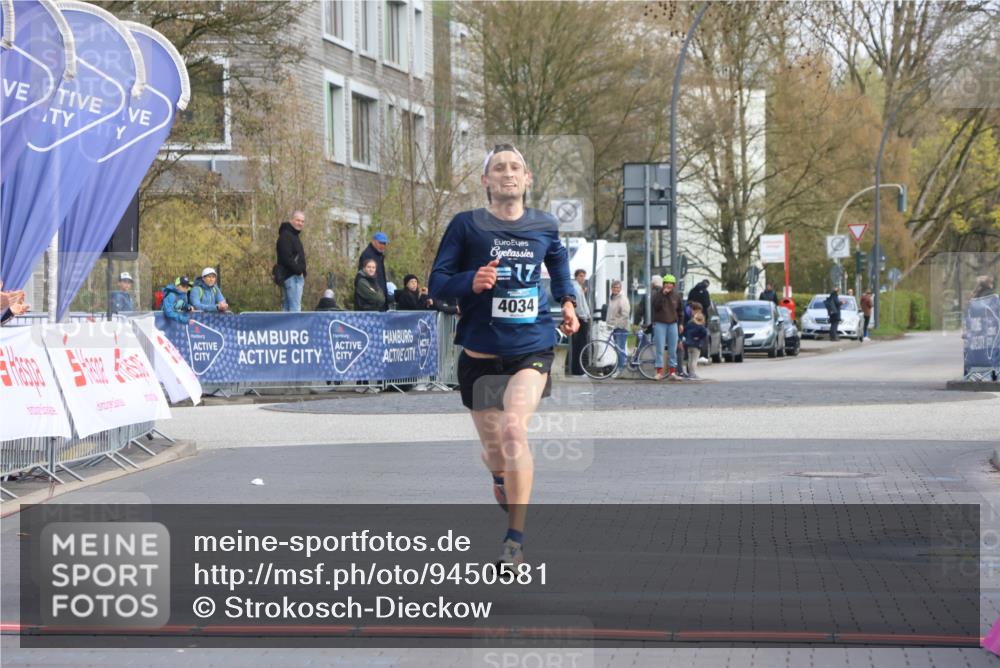 12.04.2026 - 45. Internationalen Wilhelmsburger Insellauf Strokosch-Dieckow http://msf.ph/oto/9450581 12.04.2026 10:05:56 Ziel 4034 meine-sportfotos.de