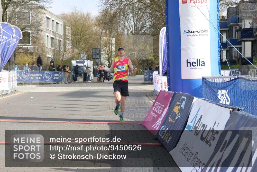 12.04.2026 - 45. Internationalen Wilhelmsburger Insellauf Strokosch-Dieckow http://msf.ph/oto/9450626 12.04.2026 10:06:27 Ziel 2408 meine-sportfotos.de
