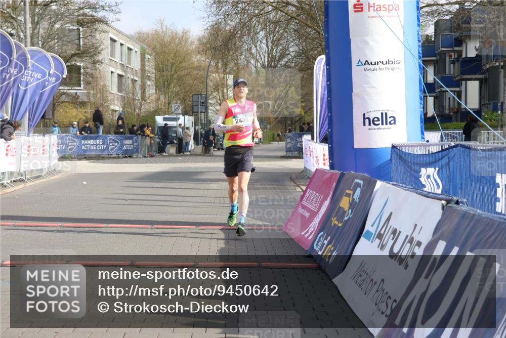 12.04.2026 - 45. Internationalen Wilhelmsburger Insellauf Strokosch-Dieckow http://msf.ph/oto/9450642 12.04.2026 10:06:28 Ziel 2408 meine-sportfotos.de