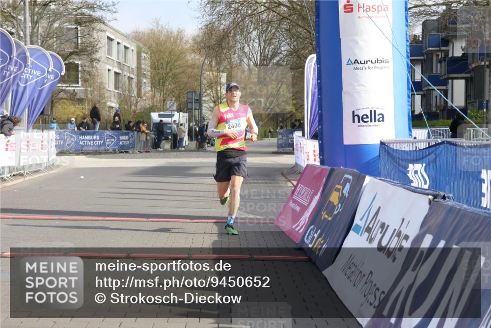 12.04.2026 - 45. Internationalen Wilhelmsburger Insellauf Strokosch-Dieckow http://msf.ph/oto/9450652 12.04.2026 10:06:28 Ziel 2408 meine-sportfotos.de
