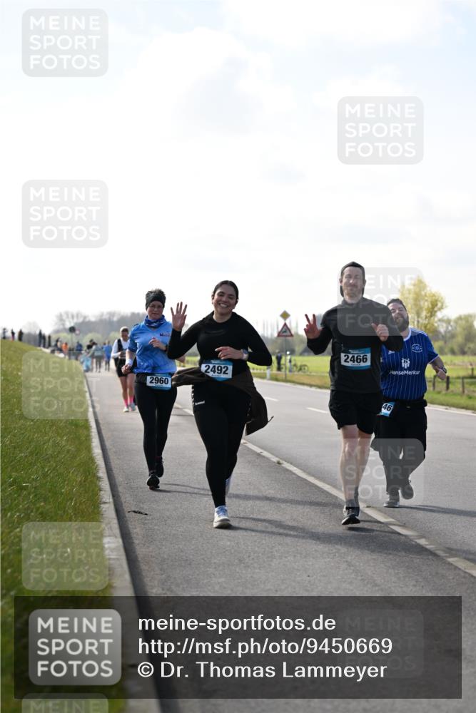 12.04.2026 - 45. Internationalen Wilhelmsburger Insellauf Dr. Thomas Lammeyer http://msf.ph/oto/9450669 12.04.2026 10:45:03 Laufen 2492, 2960, 2466, 46 meine-sportfotos.de