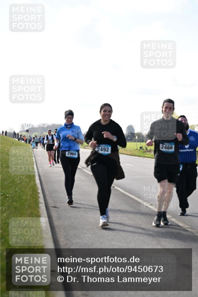 12.04.2026 - 45. Internationalen Wilhelmsburger Insellauf Dr. Thomas Lammeyer http://msf.ph/oto/9450673 12.04.2026 10:45:04 Laufen 2492, 2960, 2466 meine-sportfotos.de