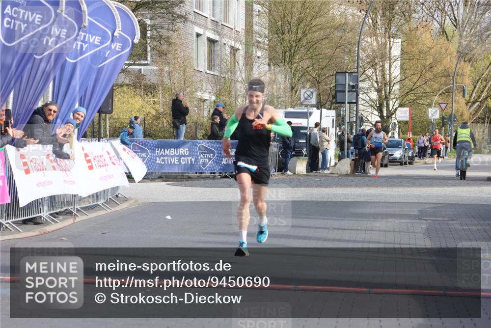 12.04.2026 - 45. Internationalen Wilhelmsburger Insellauf Strokosch-Dieckow http://msf.ph/oto/9450690 12.04.2026 10:06:53 Ziel 4077 meine-sportfotos.de