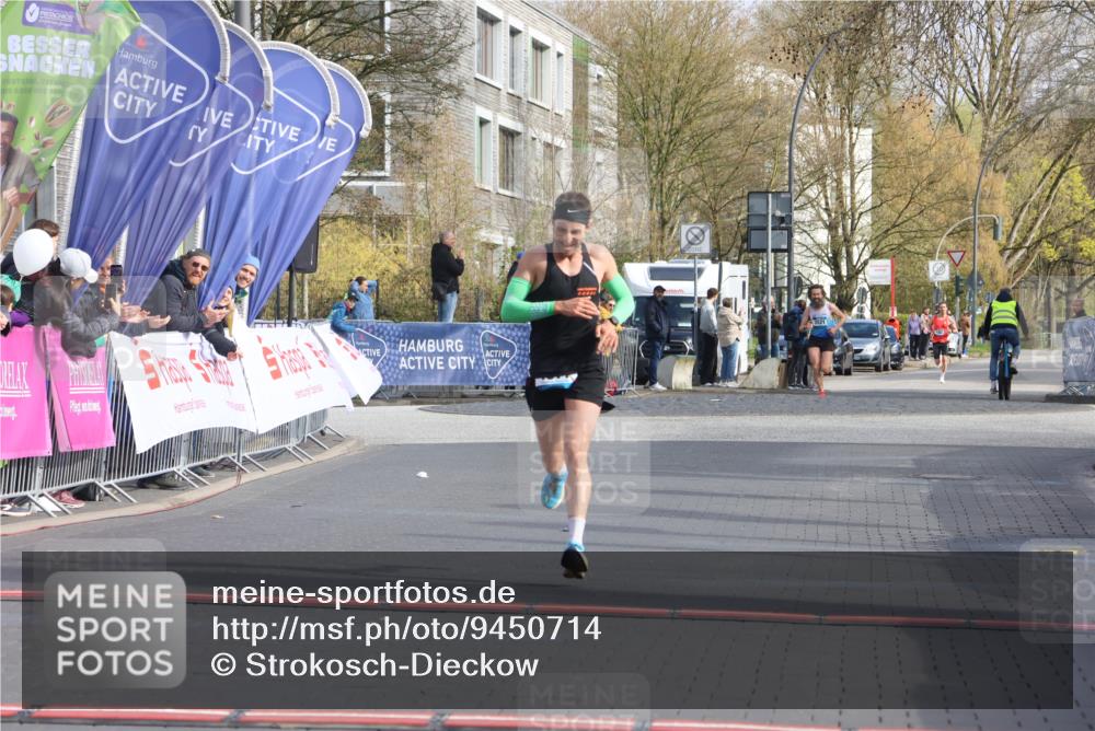 12.04.2026 - 45. Internationalen Wilhelmsburger Insellauf Strokosch-Dieckow http://msf.ph/oto/9450714 12.04.2026 10:06:54 Ziel 4077 meine-sportfotos.de