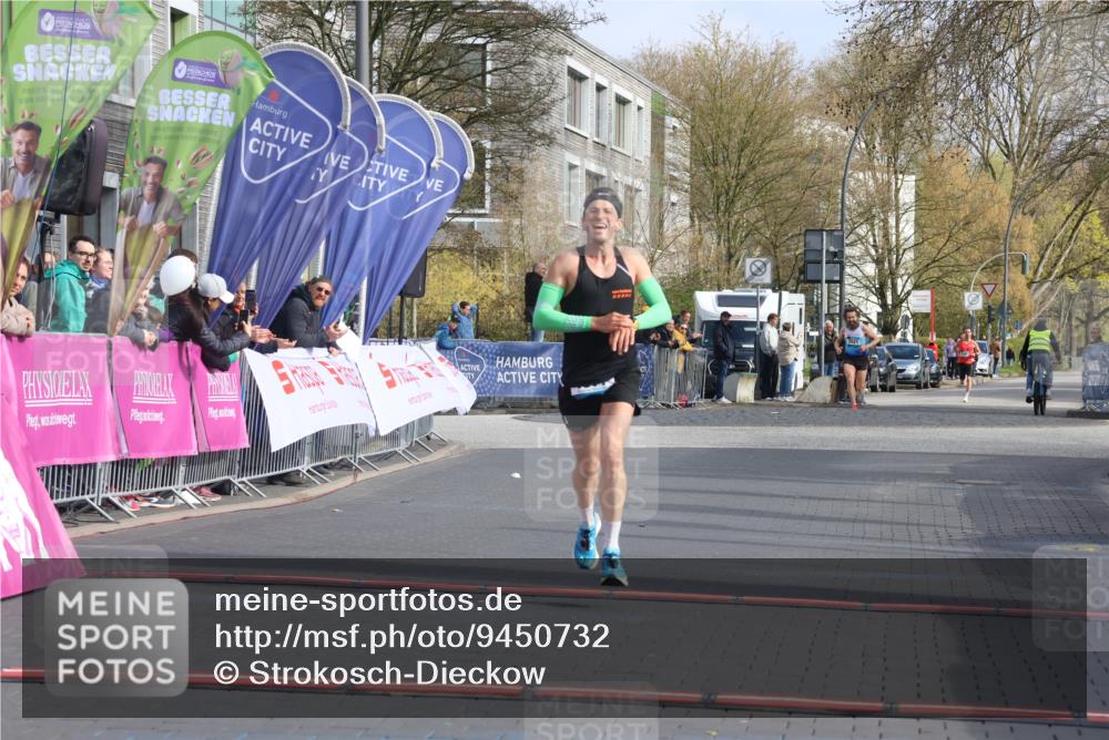 12.04.2026 - 45. Internationalen Wilhelmsburger Insellauf Strokosch-Dieckow http://msf.ph/oto/9450732 12.04.2026 10:06:54 Ziel 4077 meine-sportfotos.de