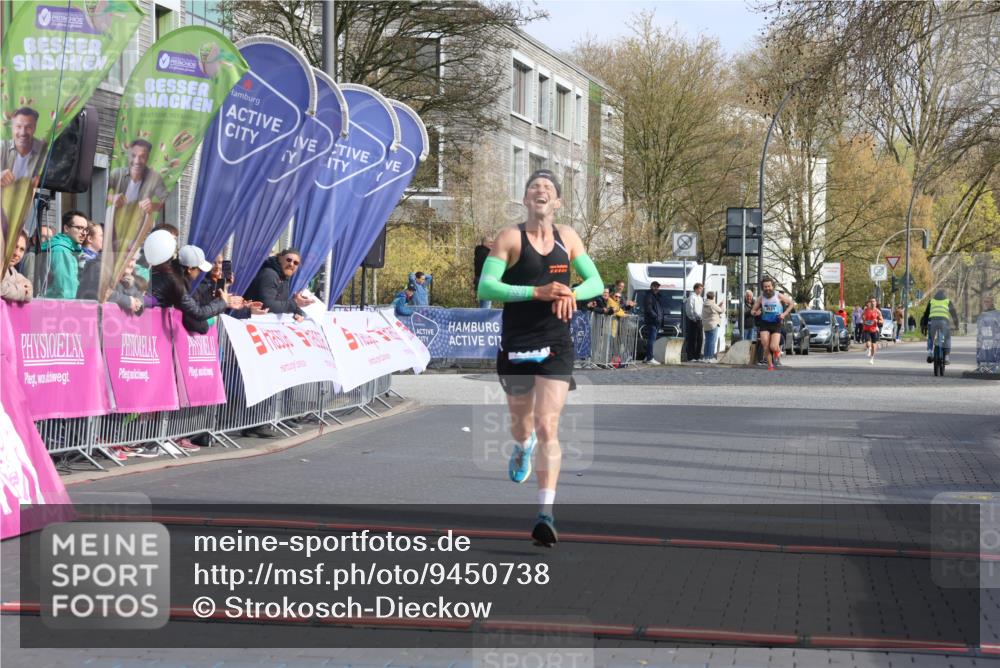 12.04.2026 - 45. Internationalen Wilhelmsburger Insellauf Strokosch-Dieckow http://msf.ph/oto/9450738 12.04.2026 10:06:54 Ziel 4077 meine-sportfotos.de