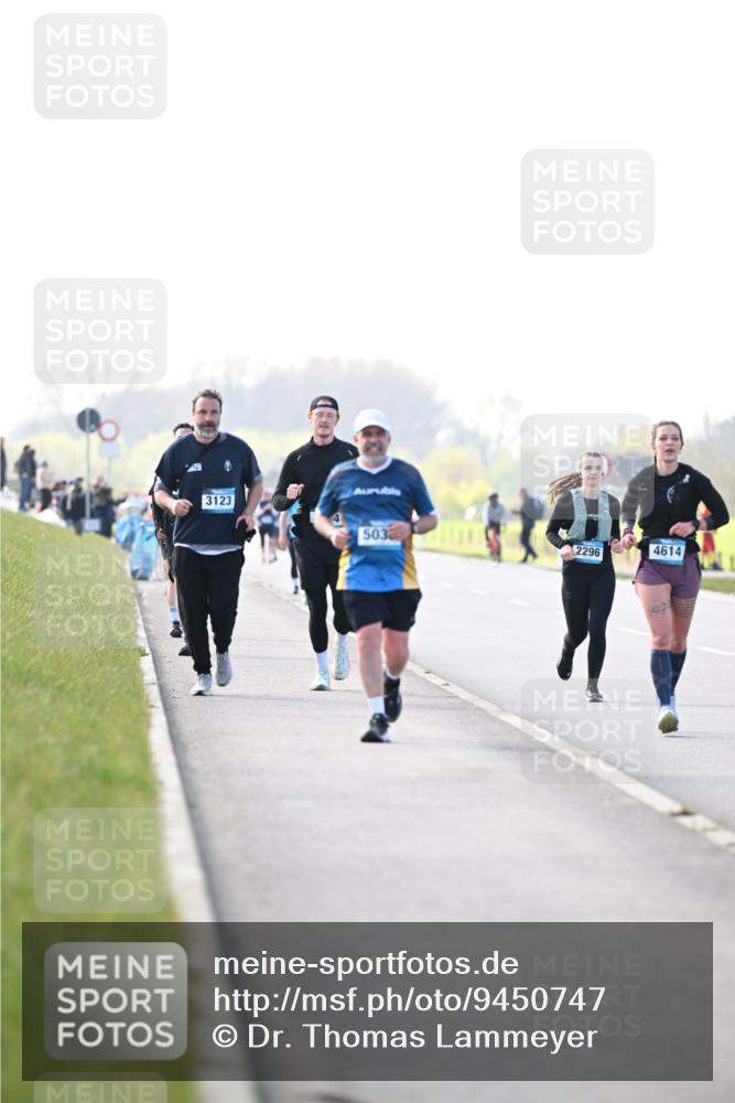 12.04.2026 - 45. Internationalen Wilhelmsburger Insellauf Dr. Thomas Lammeyer http://msf.ph/oto/9450747 12.04.2026 10:45:39 Laufen 3123, 503, 2296, 4614 meine-sportfotos.de