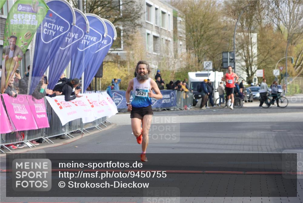 12.04.2026 - 45. Internationalen Wilhelmsburger Insellauf Strokosch-Dieckow http://msf.ph/oto/9450755 12.04.2026 10:07:02 Ziel 3521 meine-sportfotos.de