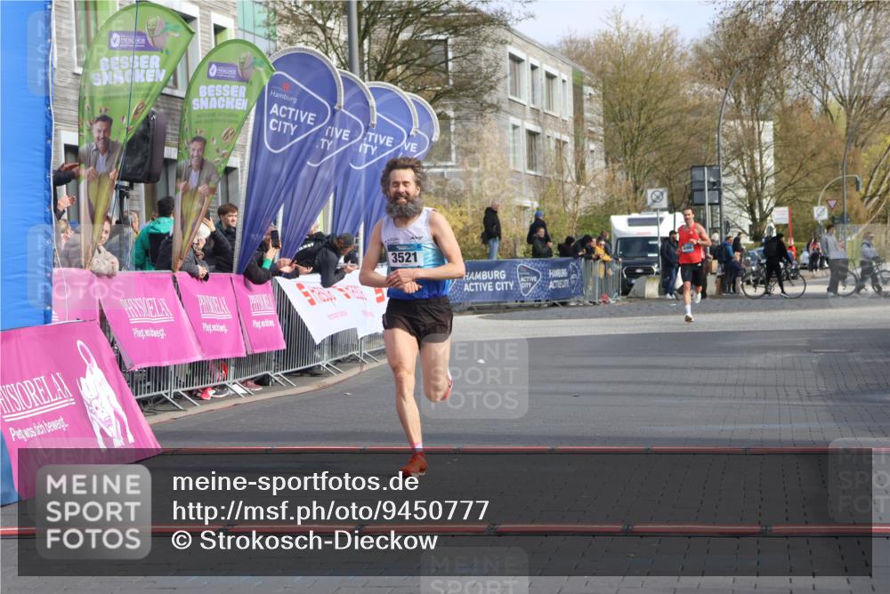 12.04.2026 - 45. Internationalen Wilhelmsburger Insellauf Strokosch-Dieckow http://msf.ph/oto/9450777 12.04.2026 10:07:03 Ziel 3521 meine-sportfotos.de