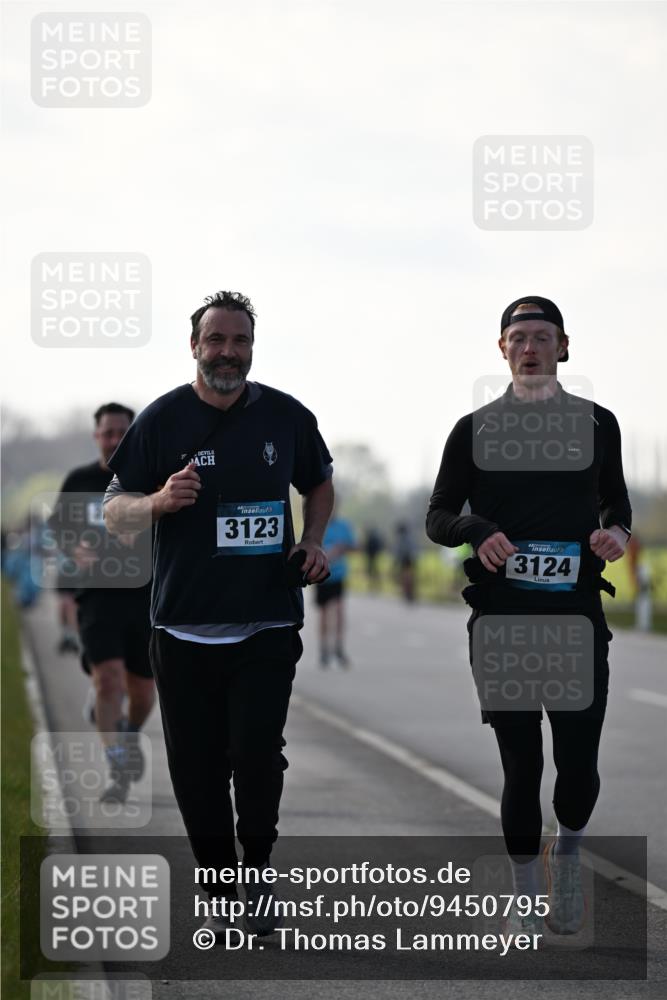 12.04.2026 - 45. Internationalen Wilhelmsburger Insellauf Dr. Thomas Lammeyer http://msf.ph/oto/9450795 12.04.2026 10:45:48 Laufen 4, 3123, 3124 meine-sportfotos.de