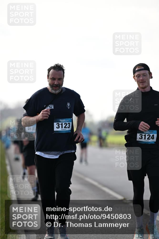 12.04.2026 - 45. Internationalen Wilhelmsburger Insellauf Dr. Thomas Lammeyer http://msf.ph/oto/9450803 12.04.2026 10:45:49 Laufen 4, 3123, 3124 meine-sportfotos.de