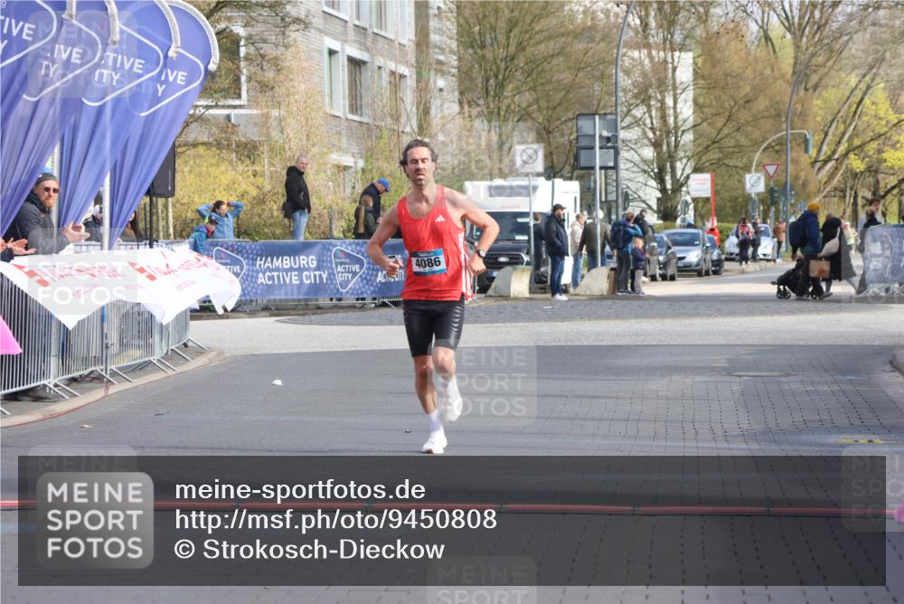 12.04.2026 - 45. Internationalen Wilhelmsburger Insellauf Strokosch-Dieckow http://msf.ph/oto/9450808 12.04.2026 10:07:07 Ziel 3521, 4086 meine-sportfotos.de