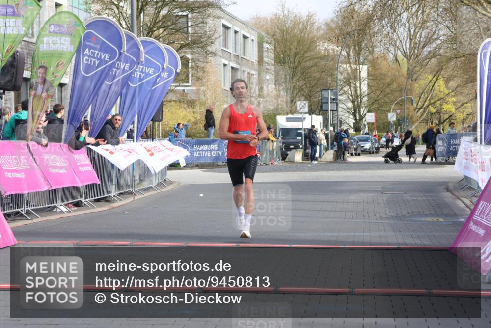 12.04.2026 - 45. Internationalen Wilhelmsburger Insellauf Strokosch-Dieckow http://msf.ph/oto/9450813 12.04.2026 10:07:07 Ziel 3521, 4086 meine-sportfotos.de