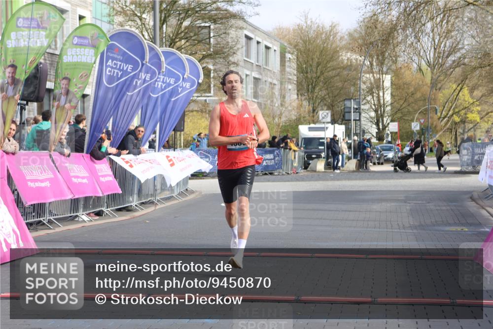12.04.2026 - 45. Internationalen Wilhelmsburger Insellauf Strokosch-Dieckow http://msf.ph/oto/9450870 12.04.2026 10:07:08 Ziel 4086 meine-sportfotos.de