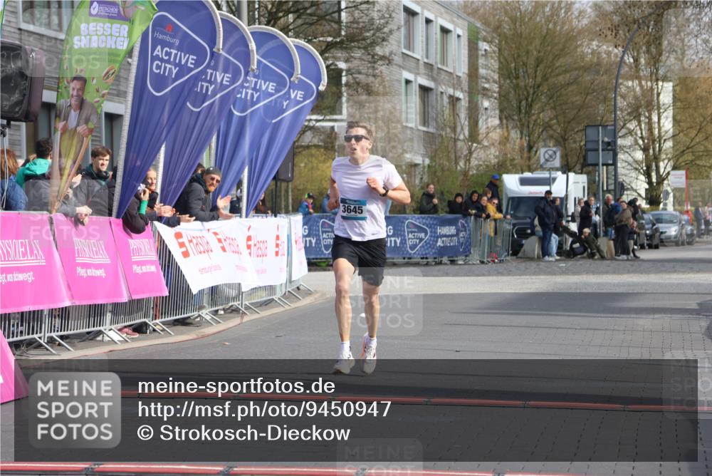12.04.2026 - 45. Internationalen Wilhelmsburger Insellauf Strokosch-Dieckow http://msf.ph/oto/9450947 12.04.2026 10:07:55 Ziel 3645 meine-sportfotos.de
