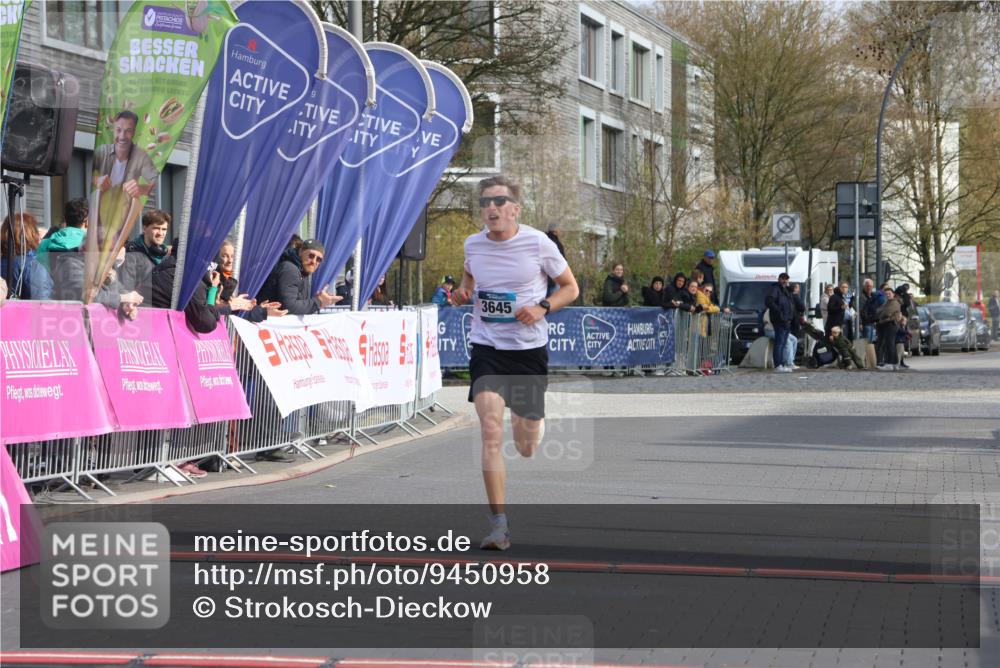 12.04.2026 - 45. Internationalen Wilhelmsburger Insellauf Strokosch-Dieckow http://msf.ph/oto/9450958 12.04.2026 10:07:55 Ziel 3645 meine-sportfotos.de