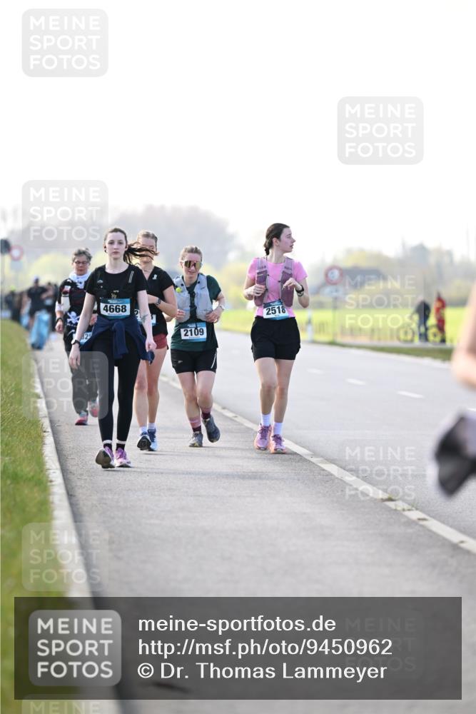 12.04.2026 - 45. Internationalen Wilhelmsburger Insellauf Dr. Thomas Lammeyer http://msf.ph/oto/9450962 12.04.2026 10:47:18 Laufen 4668, 2109, 2518 meine-sportfotos.de
