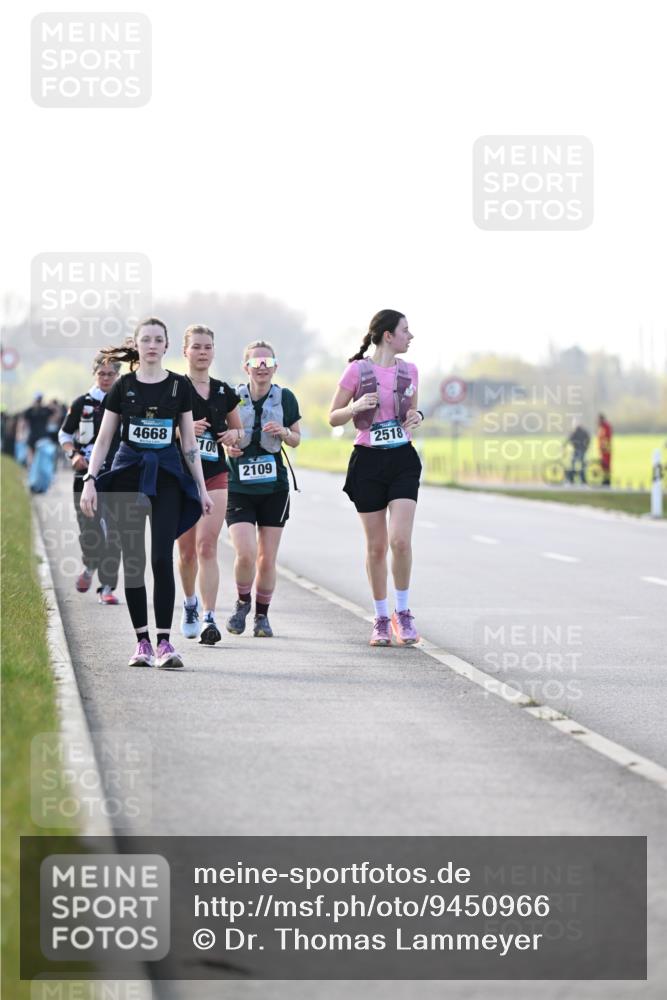 12.04.2026 - 45. Internationalen Wilhelmsburger Insellauf Dr. Thomas Lammeyer http://msf.ph/oto/9450966 12.04.2026 10:47:18 Laufen 4668, 108, 2109, 2518 meine-sportfotos.de