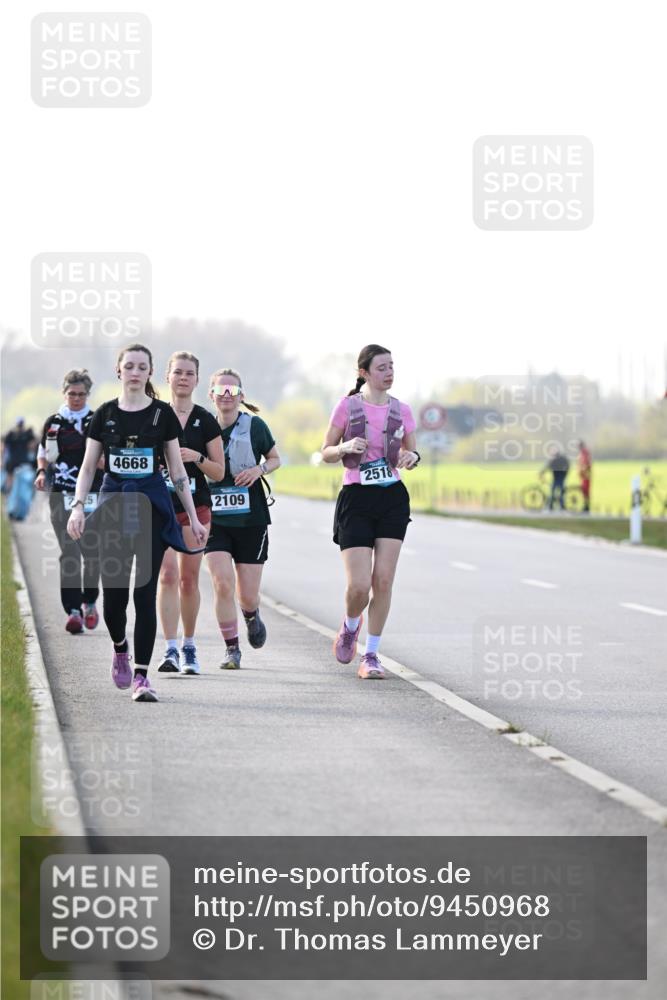 12.04.2026 - 45. Internationalen Wilhelmsburger Insellauf Dr. Thomas Lammeyer http://msf.ph/oto/9450968 12.04.2026 10:47:19 Laufen 4668, 2518, 2109 meine-sportfotos.de