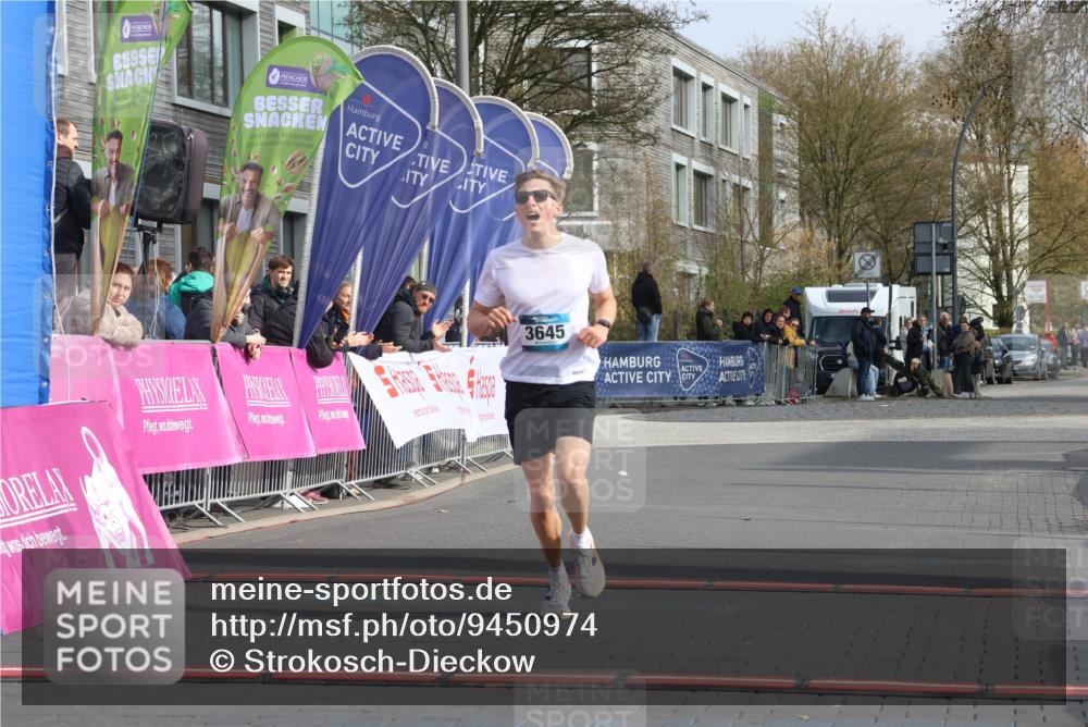 12.04.2026 - 45. Internationalen Wilhelmsburger Insellauf Strokosch-Dieckow http://msf.ph/oto/9450974 12.04.2026 10:07:56 Ziel 3645 meine-sportfotos.de