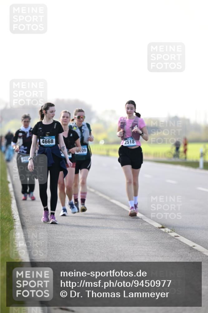 12.04.2026 - 45. Internationalen Wilhelmsburger Insellauf Dr. Thomas Lammeyer http://msf.ph/oto/9450977 12.04.2026 10:47:20 Laufen 4668, 09, 2518 meine-sportfotos.de