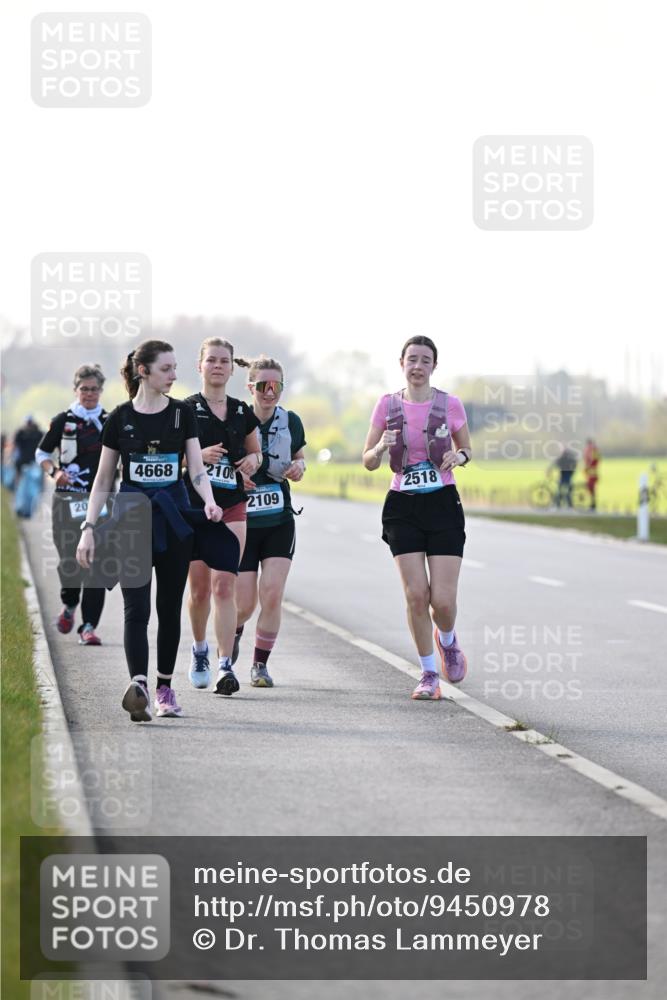 12.04.2026 - 45. Internationalen Wilhelmsburger Insellauf Dr. Thomas Lammeyer http://msf.ph/oto/9450978 12.04.2026 10:47:20 Laufen 20, 4668, 2108, 2518, 2109 meine-sportfotos.de