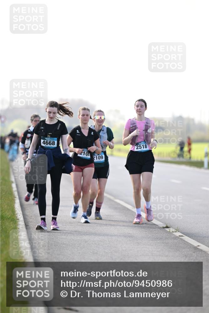 12.04.2026 - 45. Internationalen Wilhelmsburger Insellauf Dr. Thomas Lammeyer http://msf.ph/oto/9450986 12.04.2026 10:47:21 Laufen 4668, 2108, 2109, 2518 meine-sportfotos.de