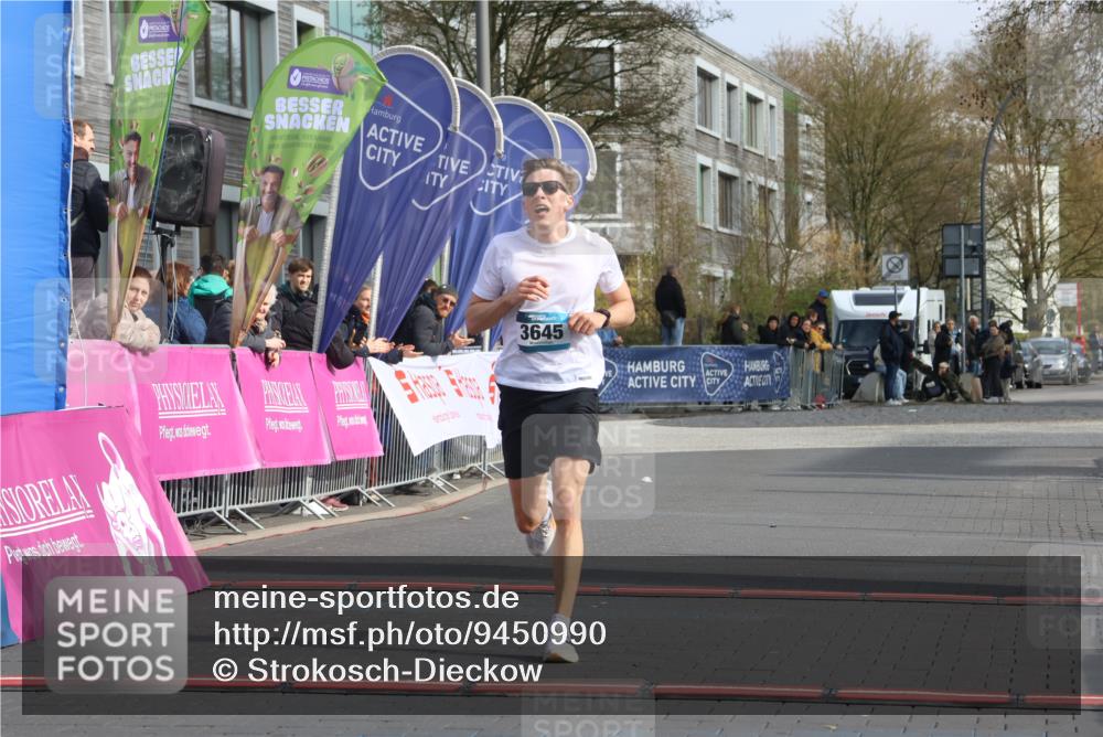 12.04.2026 - 45. Internationalen Wilhelmsburger Insellauf Strokosch-Dieckow http://msf.ph/oto/9450990 12.04.2026 10:07:56 Ziel 3645 meine-sportfotos.de