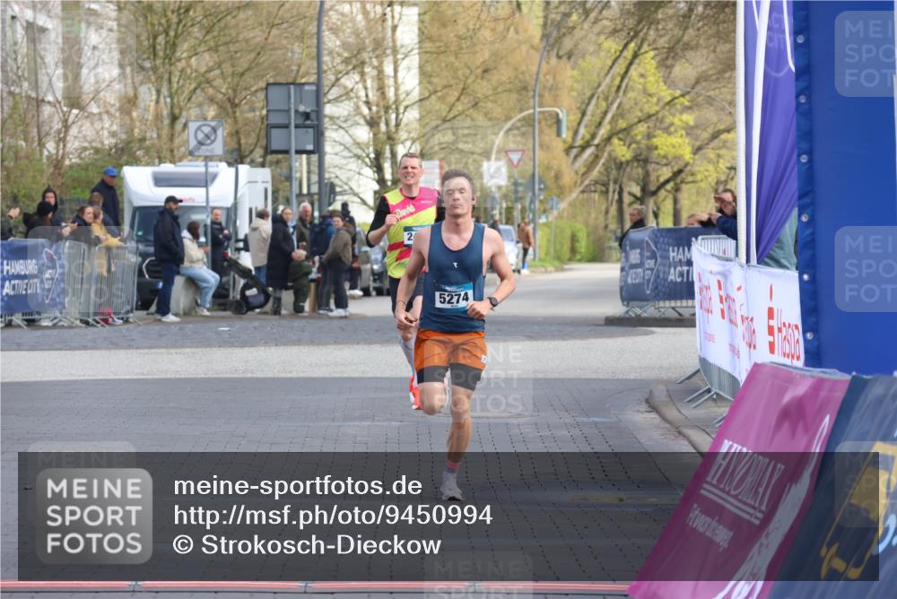 12.04.2026 - 45. Internationalen Wilhelmsburger Insellauf Strokosch-Dieckow http://msf.ph/oto/9450994 12.04.2026 10:09:13 Ziel 5274 meine-sportfotos.de
