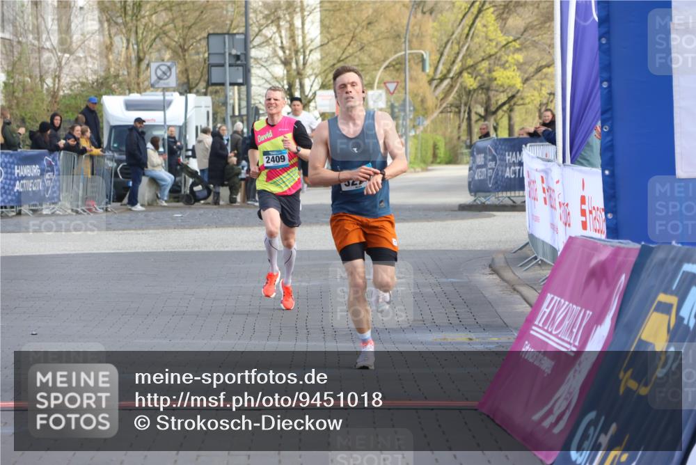 12.04.2026 - 45. Internationalen Wilhelmsburger Insellauf Strokosch-Dieckow http://msf.ph/oto/9451018 12.04.2026 10:09:14 Ziel 5274, 2409 meine-sportfotos.de