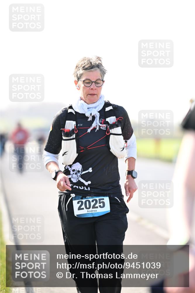 12.04.2026 - 45. Internationalen Wilhelmsburger Insellauf Dr. Thomas Lammeyer http://msf.ph/oto/9451039 12.04.2026 10:47:30 Laufen 2025 meine-sportfotos.de
