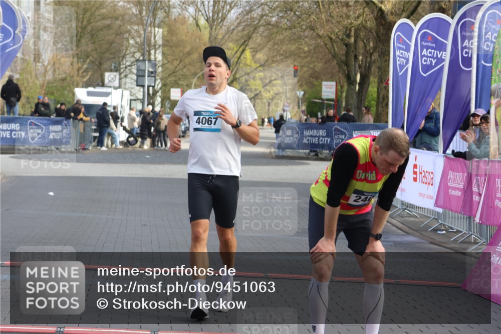 12.04.2026 - 45. Internationalen Wilhelmsburger Insellauf Strokosch-Dieckow http://msf.ph/oto/9451063 12.04.2026 10:09:24 Ziel 4067 meine-sportfotos.de