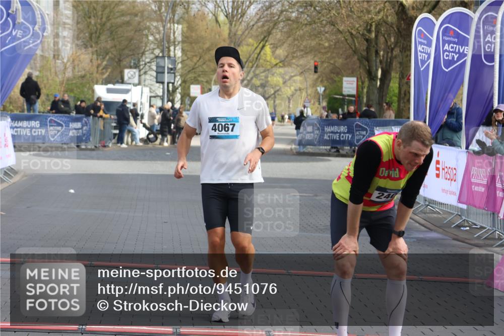 12.04.2026 - 45. Internationalen Wilhelmsburger Insellauf Strokosch-Dieckow http://msf.ph/oto/9451076 12.04.2026 10:09:24 Ziel 4067 meine-sportfotos.de